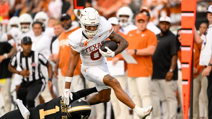 Defense on Display: How Vanderbilt and Texas Tackled the Game